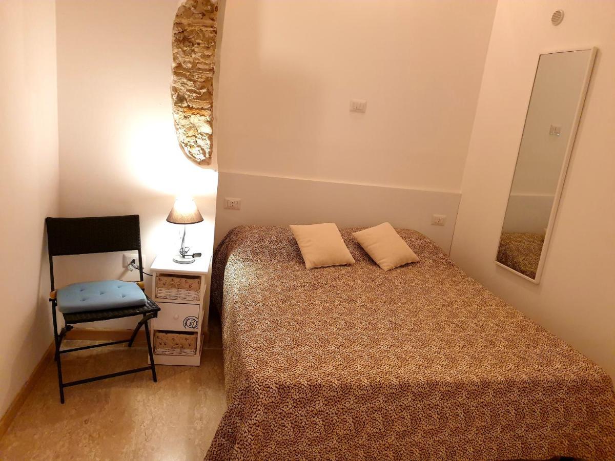 2 Bed Apartment In The Historical Center Pizzo ปิซโซ ภายนอก รูปภาพ